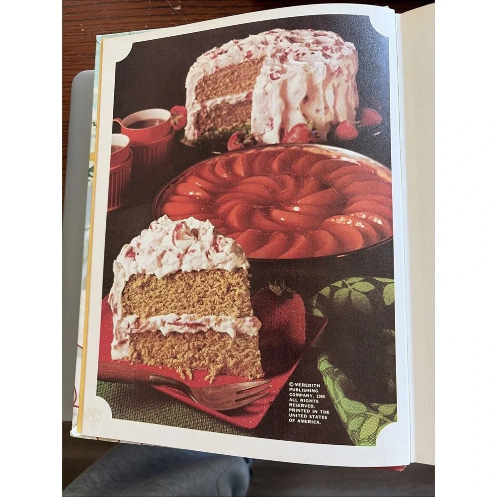 VTG Better Homes & Gardens Pies & Cakes Cookbook 1966 No Markings 1st Edition